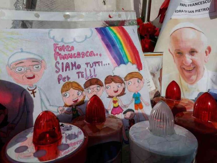 Per il Papa proseguono le terapie. Stasera il Rosario in San Pietro