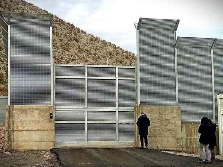 «Il Modello Albania viola le leggi tre volte: asilo, ricorsi, vulnerabilità»