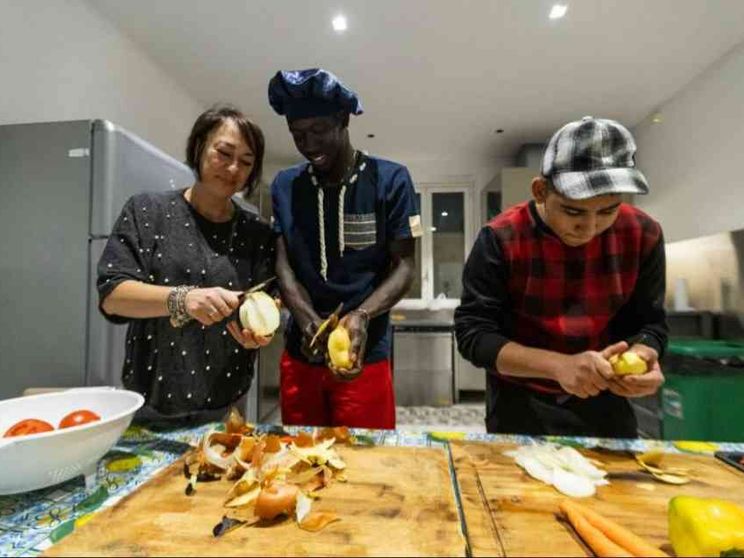 Così Palermo “adotta” i migranti sbarcati in Sicilia