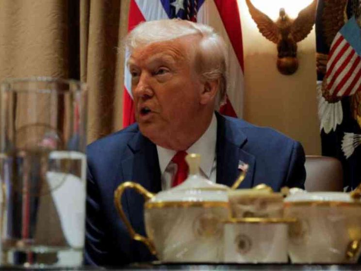 Trump contro la Ue: «Dazi al 25%». Bruxelles annuncia una risposta ferma