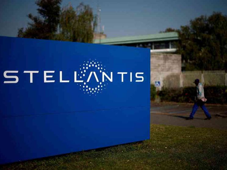 Stellantis, l'utile netto crolla del 70% nel 2024
