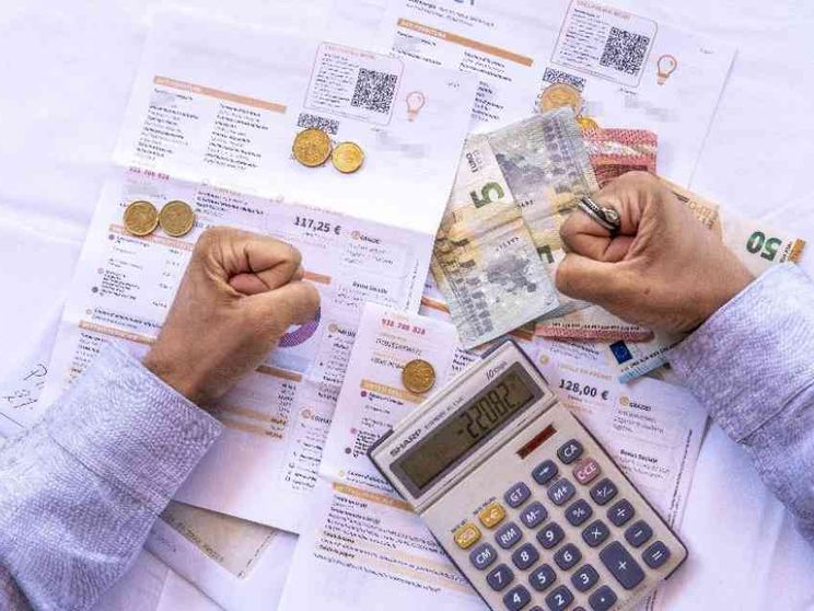 Contro la povertà energetica il progetto "Ti aiuto con l'energia"