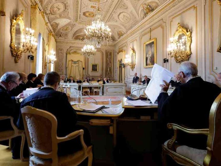 Alla Corte costituzionale il caso dei figli in provetta di "due madri"