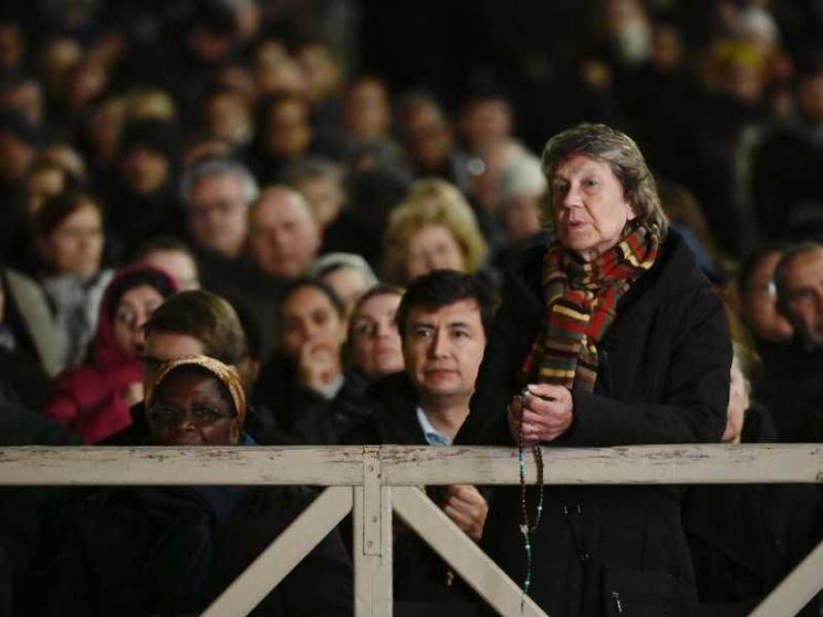 Perché bisogna pregare per la guarigione di Francesco