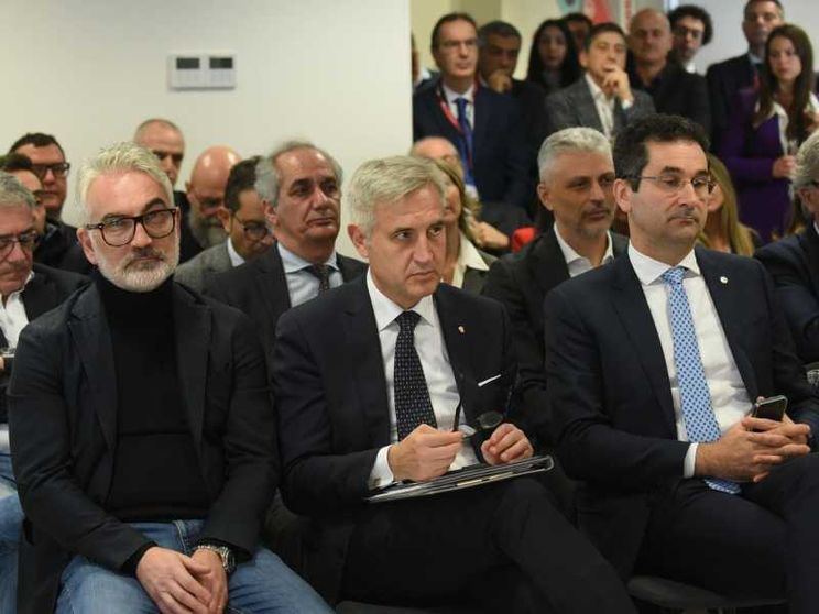 Offerte nel settore immobiliare e nel digitale