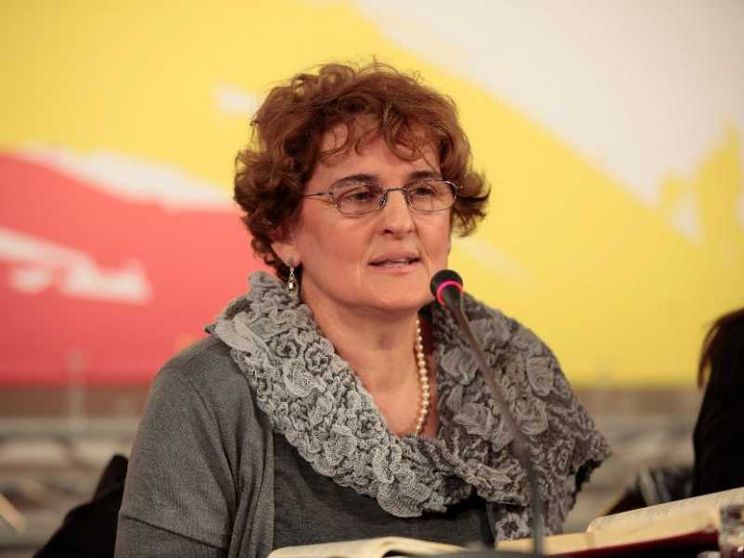 Rosanna Virgili oltre il frastuono del selfismo