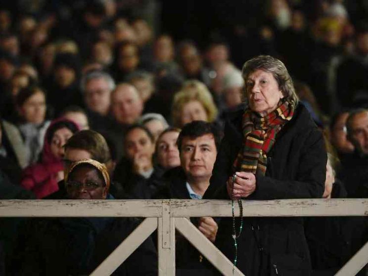 Perché bisogna pregare per la guarigione di Francesco