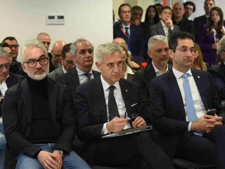 Offerte nel settore immobiliare e nel digitale