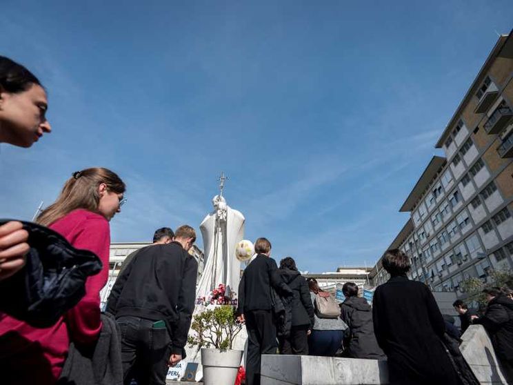 La salute del Papa, gli esperti: cosa c'è da sapere dal punto di vista medico