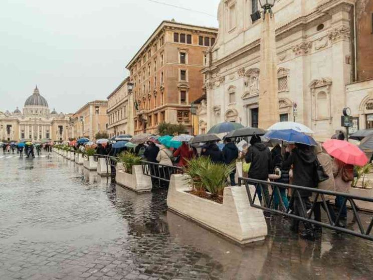 Il personale del Gemelli celebra il Giubileo, in preghiera per Francesco