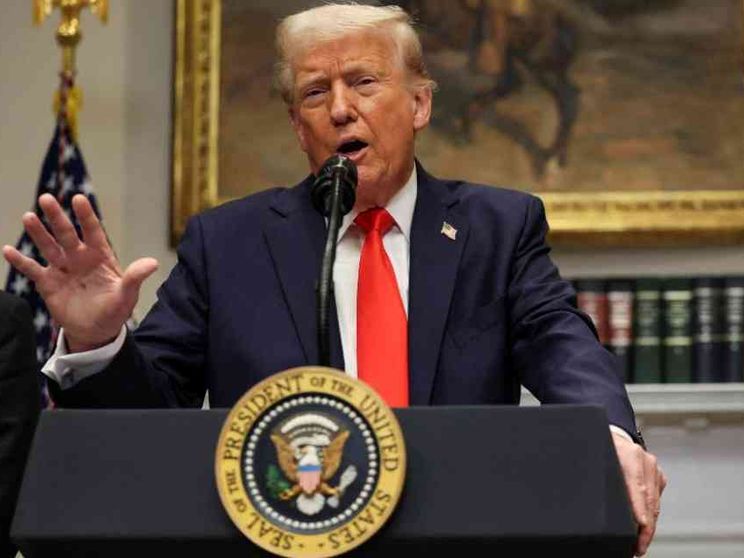 Trump sospende gli aiuti militari all'Ucraina