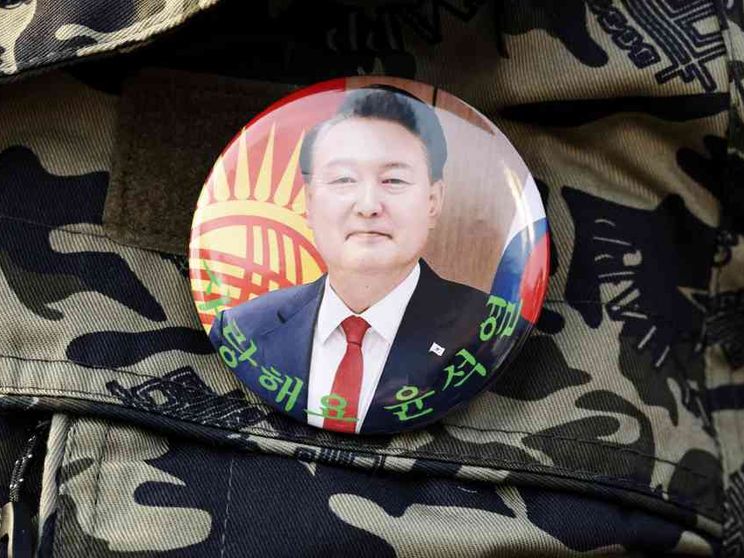 Yoon, custodia revocata. Ma il presidente non è stato rilasciato