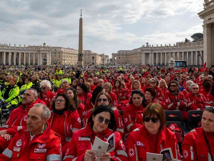 Il Papa ai volontari: «Il vostro servizio dà speranza a tutta la società»