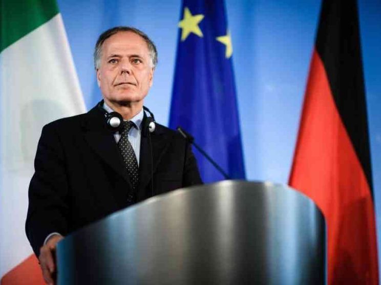 Moavero: «Dall'Ue una svolta ma vedo deficit di diplomazia»