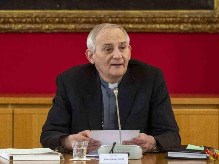 Zuppi: «Amnistia per i detenuti. In Europa no alla logica delle armi»