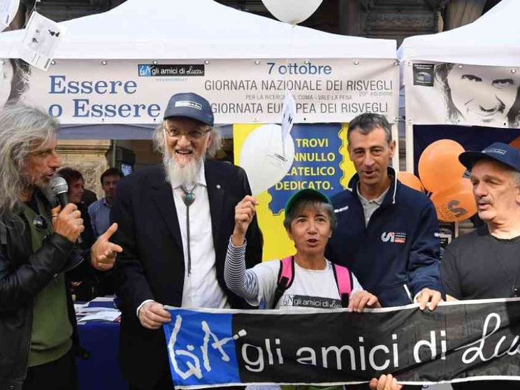 «Le famiglie soffrono con i loro malati, non lasciamole indietro»