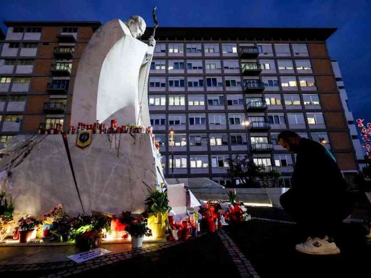 Vicinanza, tenerezza, luce: i “segreti” rivelati dalla malattia del Papa