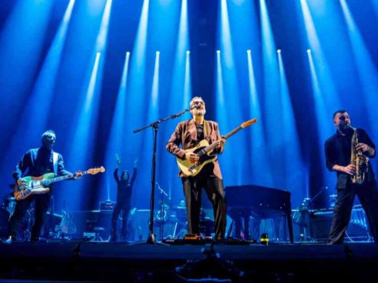 Brunori Sas: «Canto la normalità, anche questo è politica»