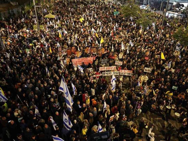 Israele in piazza: «Una grande protesta può fare molto male a Netanyahu»