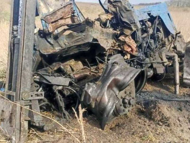 Ucraina, gli agricoltori a Kherson sminano i campi con bastoni e preghiere