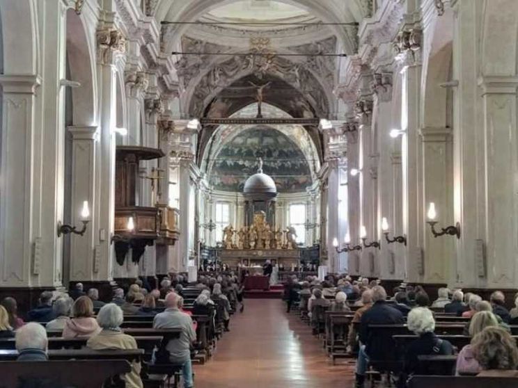 La città? Bella con l’anima. Carità, cultura e silenzio nel cuore della movida