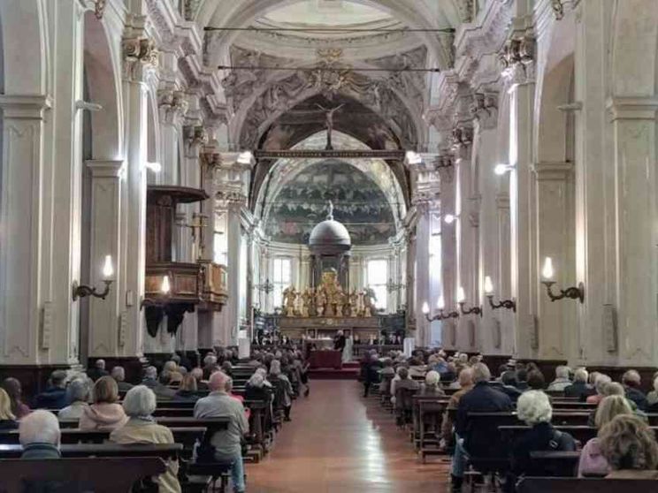 La città? Bella con l’anima. Carità, cultura e silenzio nel cuore della movida