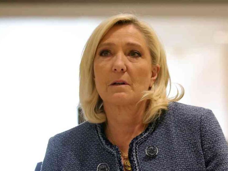 Le Pen colpevole di frode. E arriva la condanna all'ineleggibilità
