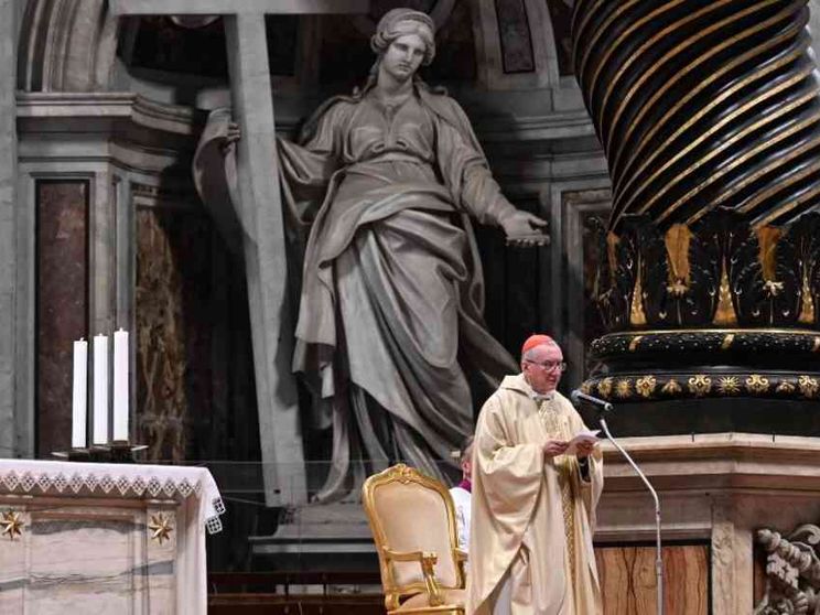 Parolin: servitore instancabile della pace