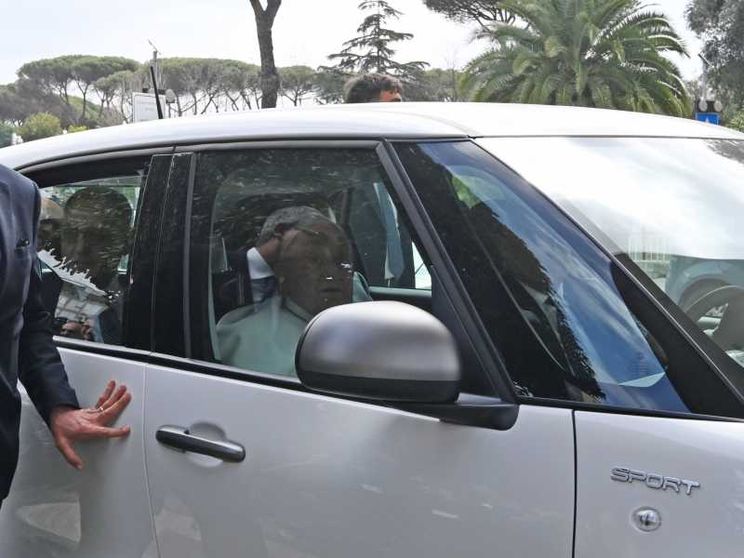 Il Papa in convalescenza migliora. L'infezione è in ribasso
