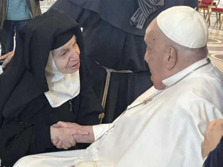 Chi è suor Francesca, la monaca che ieri ha incontrato a sorpresa il Papa