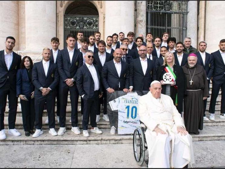Antonio Calabro, la Bibbia spiegata in campo