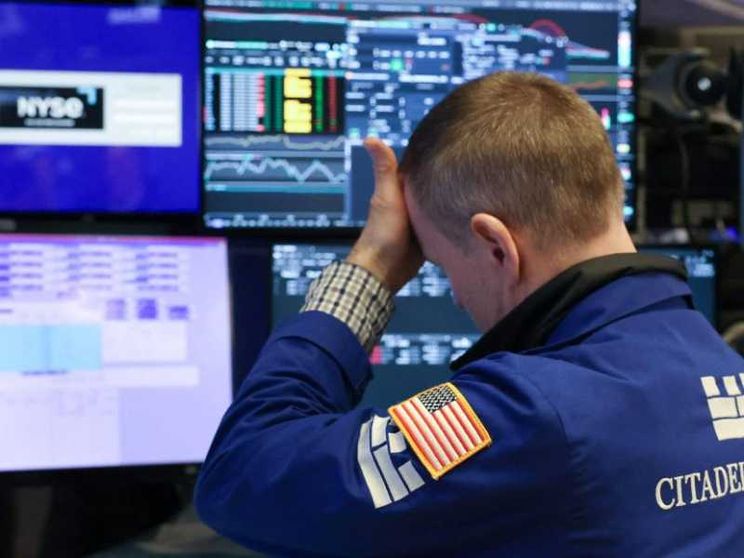 Sui dazi le Borse al braccio di ferro. Trump tira dritto: «Nessuna pausa»