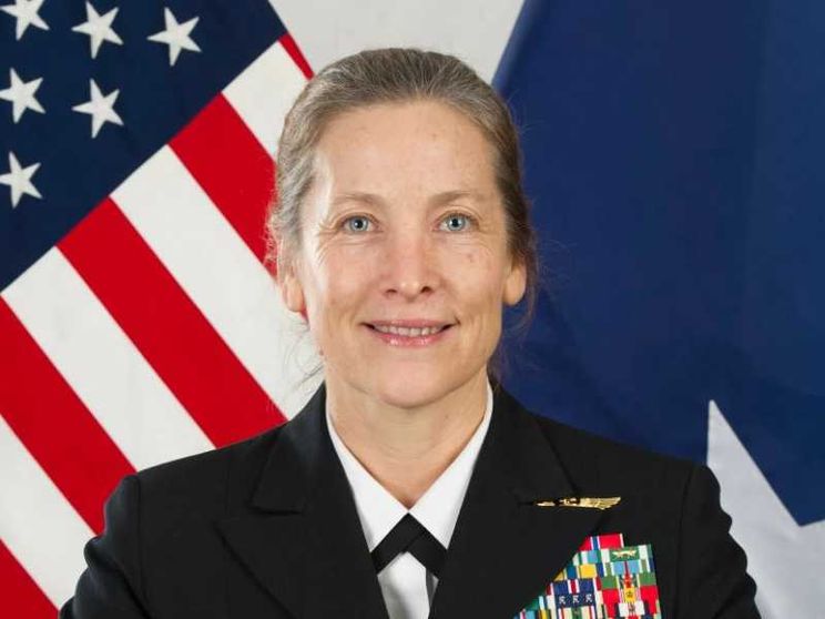Continuano le purghe: via ammiraglio donna della Nato