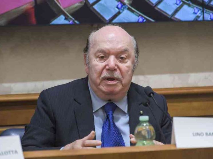 Caro Lino Banfi: l'azzardo manda in rovina, altro che "sfizio"