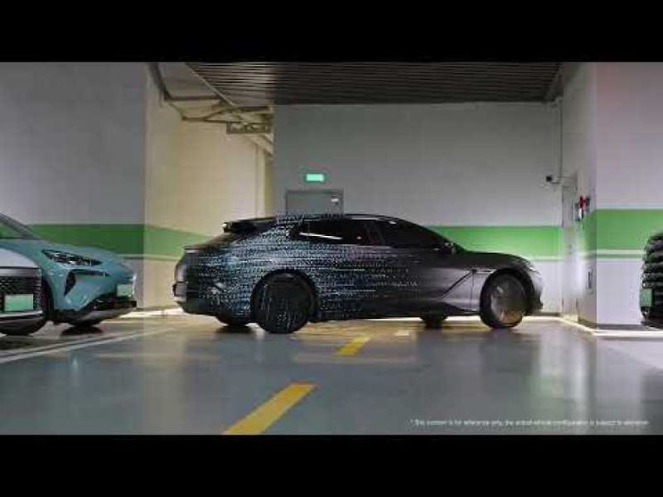 Denza Z9 GT, arriva l'auto che sa fare il passo del granchio