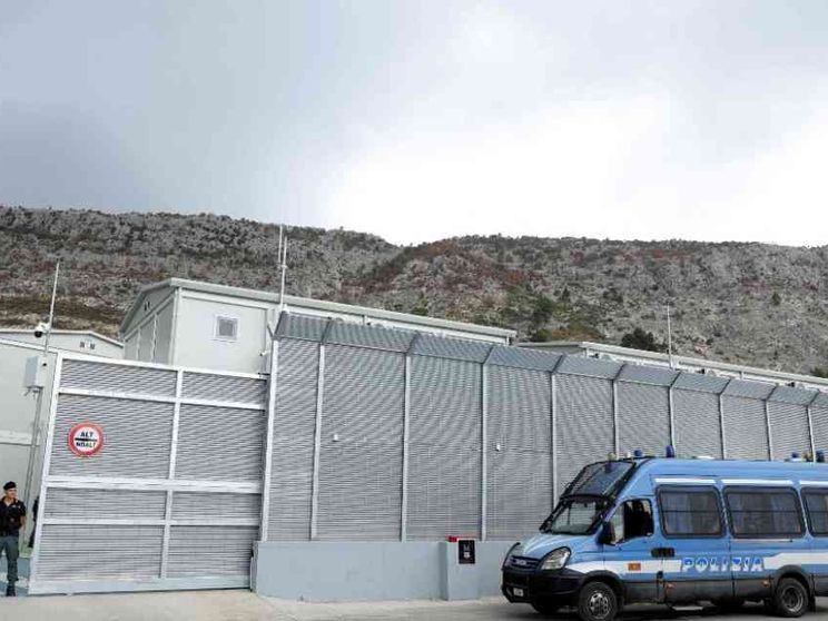 «Il governo può scegliere i Paesi sicuri ma deve motivarlo»