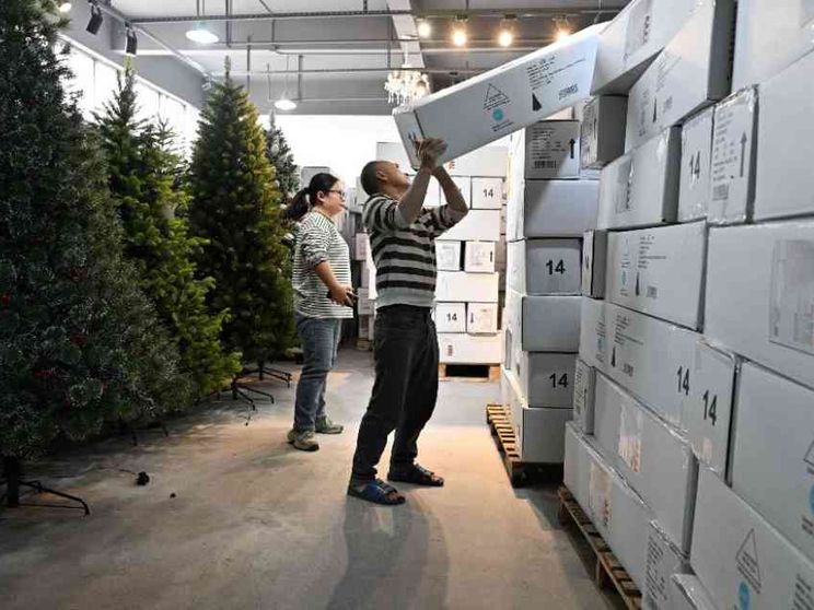 Arriva la risposta della Cina ai dazi Usa, dollaro ai minimi