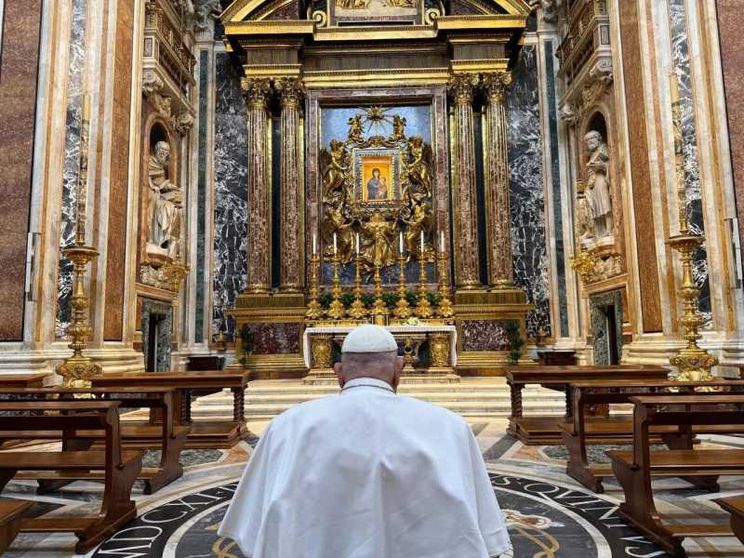 Francesco torna a Santa Maria Maggiore dopo quasi tre settimane