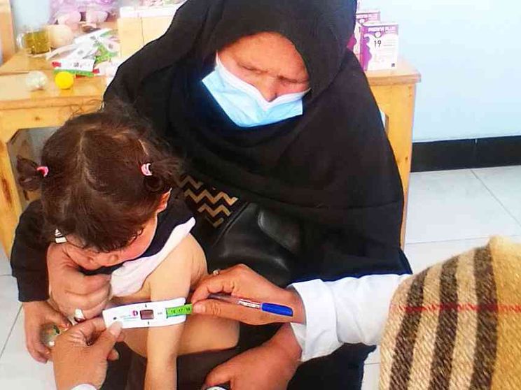 In Afghanistan la malnutrizione si combatte anche con un nastro