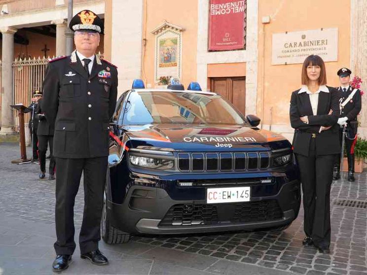 I Carabineri "a zero emissioni" salgono su Jeep Avenger