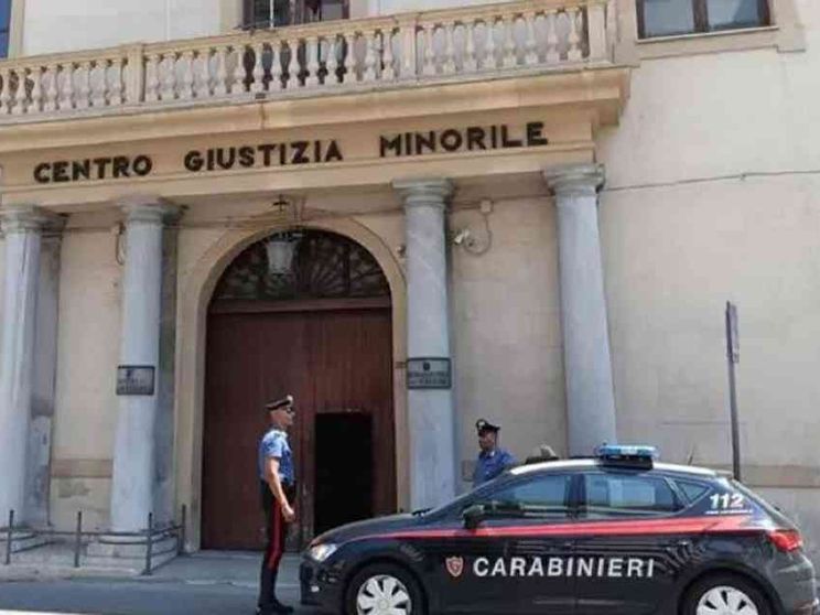 Rivolte e fughe rocambolesche: il carcere è sempre più un'emergenza