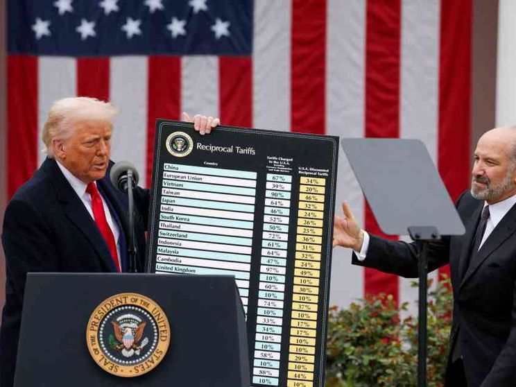 Gli Usa: «Solo temporaneo lo stop alle tariffe su pc e smartphone»