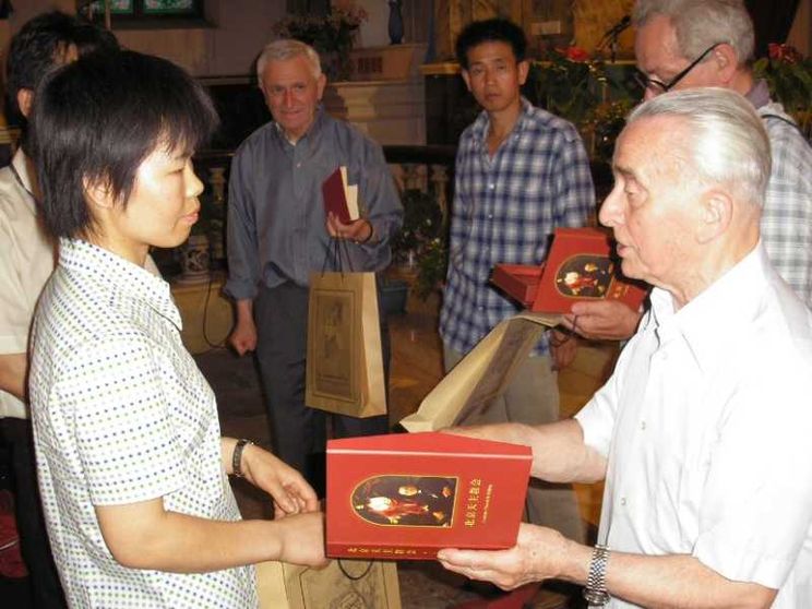 Addio a padre Lazzarotto, pioniere dei contatti con i cattolici in Cina