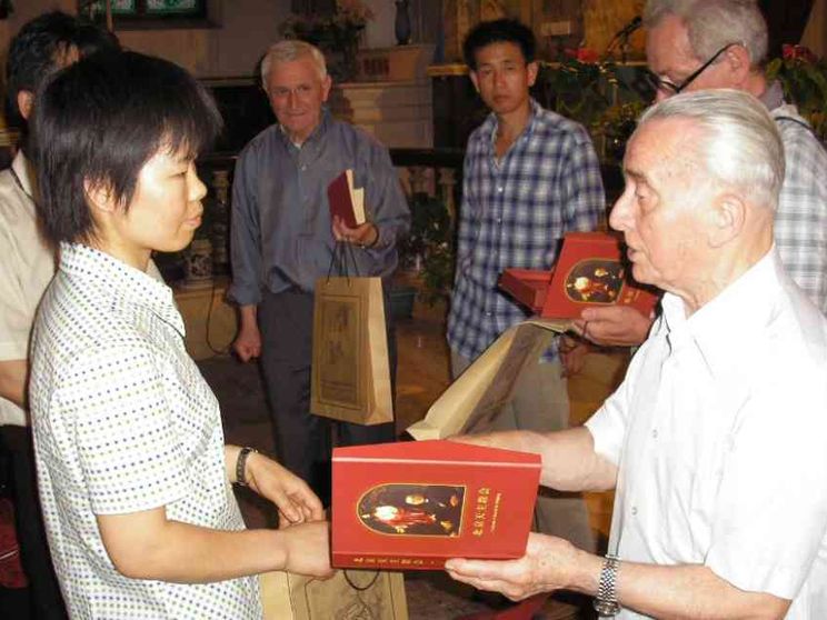 Addio a padre Lazzarotto, pioniere dei contatti con i cattolici in Cina