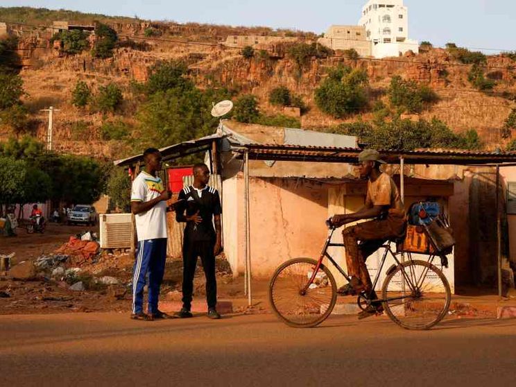 Istruzione, sanità e sviluppo a rischio:gli aiuti già in calo in attesa di Trump