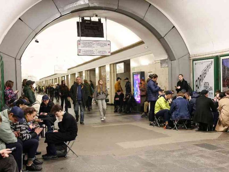 Le sirene, la metro unico rifugio. Kiev è tornata all'inizio della paura