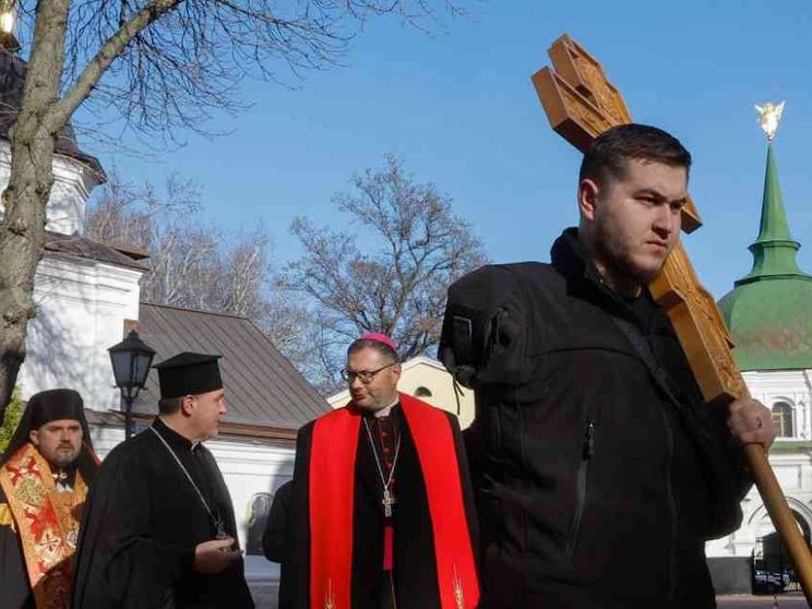 Il nunzio apostolico a Kiev Kulbokas: «Basta attese, serve una tregua»