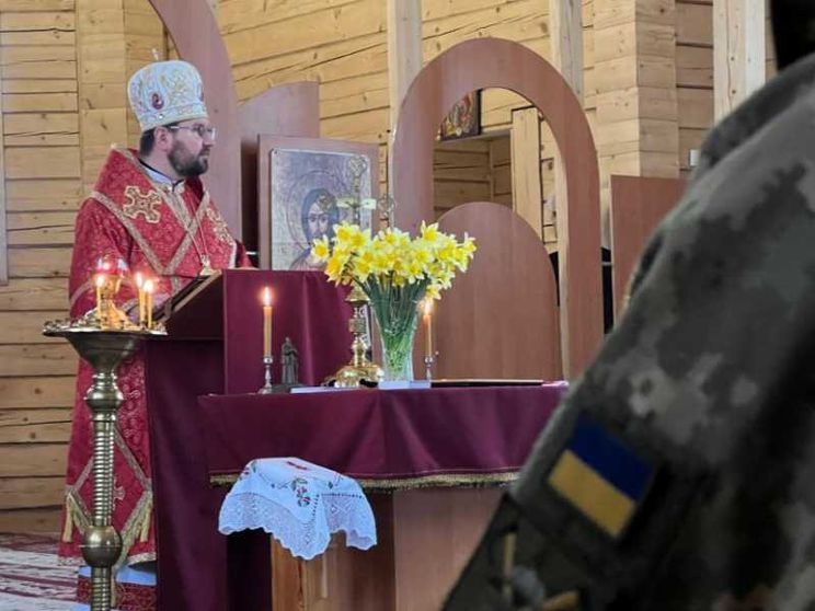 «Io, vescovo, che non posso celebrare Pasqua nella mia diocesi occupata»
