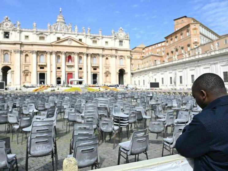 «Signore, insegnaci ad essere come lui»: la preghiera da recitare per il Papa