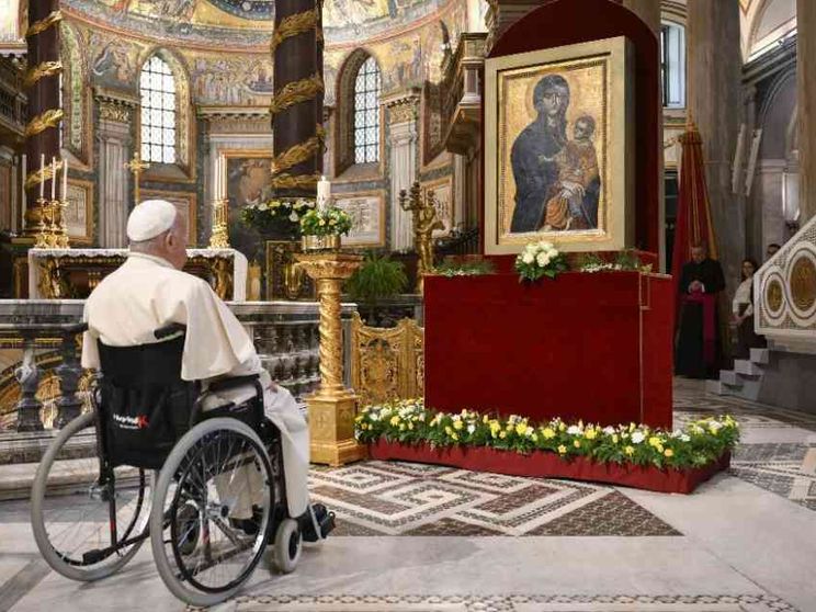 La fragilità, una benedizione: il Papa e la malattia dal Gemelli alla Pasqua